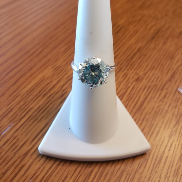 Moissanite Jewelry - ⭐4.70TCW LGHT LONDON BLUE MOISSANITE RING⭐
